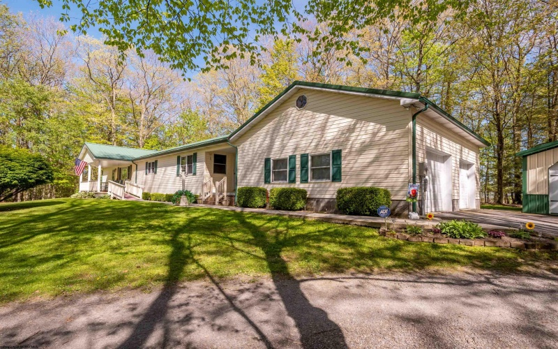 100 Youghiogheny Drive, Aurora, West Virginia 26705, 3 Bedrooms Bedrooms, 7 Rooms Rooms,2 BathroomsBathrooms,Single Family Detached,For Sale,Youghiogheny,10164913 100 Youghiogheny Drive, Aurora, West Virginia 26705, 3 Bedrooms Bedrooms, 7 Rooms Rooms,2 BathroomsBathrooms,Single Family Detached,For Sale,Youghiogheny,10164913