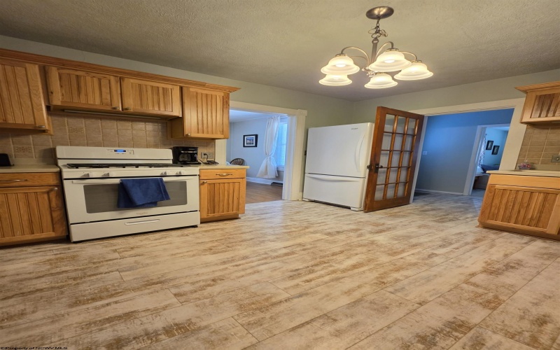 245 Boundary Avenue, Elkins, West Virginia 26241, 3 Bedrooms Bedrooms, 6 Rooms Rooms,2 BathroomsBathrooms,Single Family Detached,For Sale,Boundary,10165418