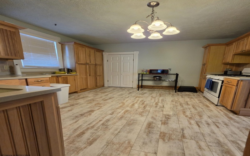245 Boundary Avenue, Elkins, West Virginia 26241, 3 Bedrooms Bedrooms, 6 Rooms Rooms,2 BathroomsBathrooms,Single Family Detached,For Sale,Boundary,10165418