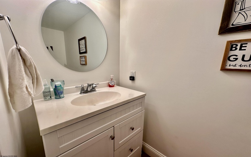 30 Green Meadows Drive, Bridgeport, West Virginia 26330, 3 Bedrooms Bedrooms, 9 Rooms Rooms,2 BathroomsBathrooms,Single Family Detached,For Sale,Green Meadows,10165413
