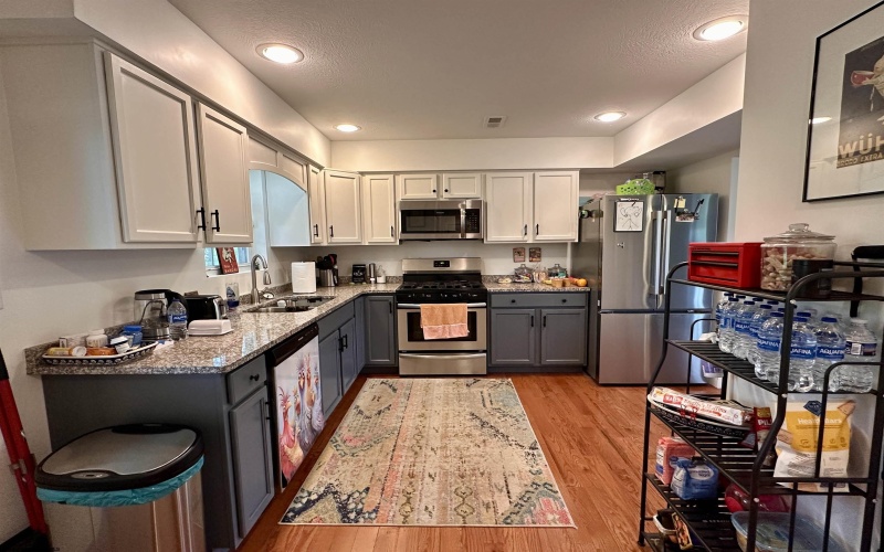 30 Green Meadows Drive, Bridgeport, West Virginia 26330, 3 Bedrooms Bedrooms, 9 Rooms Rooms,2 BathroomsBathrooms,Single Family Detached,For Sale,Green Meadows,10165413