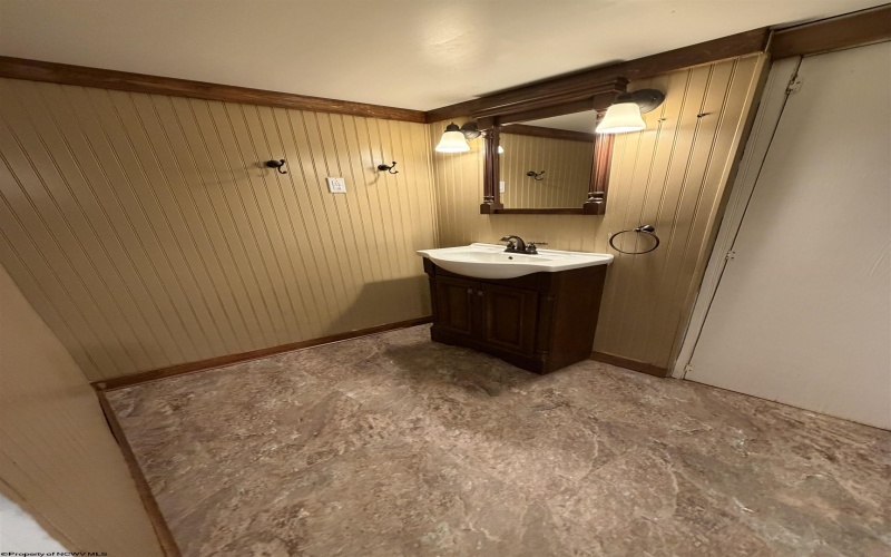 813 New Geneva Road, Point Marion, Pennsylvania 15474, 3 Bedrooms Bedrooms, 7 Rooms Rooms,2 BathroomsBathrooms,Single Family Detached,For Sale,New Geneva,10165415
