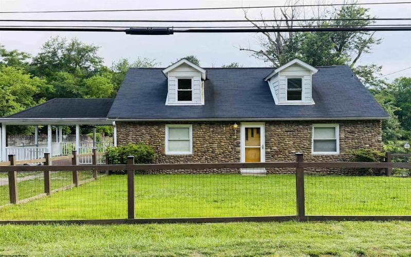 813 New Geneva Road, Point Marion, Pennsylvania 15474, 3 Bedrooms Bedrooms, 7 Rooms Rooms,2 BathroomsBathrooms,Single Family Detached,For Sale,New Geneva,10165415