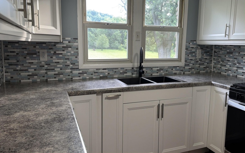 813 New Geneva Road, Point Marion, Pennsylvania 15474, 3 Bedrooms Bedrooms, 7 Rooms Rooms,2 BathroomsBathrooms,Single Family Detached,For Sale,New Geneva,10165415