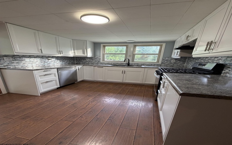 813 New Geneva Road, Point Marion, Pennsylvania 15474, 3 Bedrooms Bedrooms, 7 Rooms Rooms,2 BathroomsBathrooms,Single Family Detached,For Sale,New Geneva,10165415
