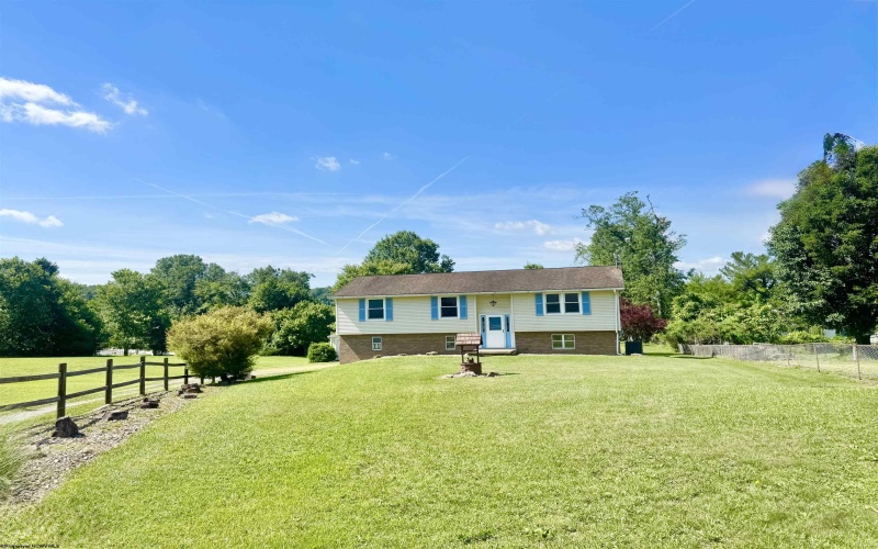 1414 Beech Lane, Fairmont, West Virginia 26554, 3 Bedrooms Bedrooms, 7 Rooms Rooms,2 BathroomsBathrooms,Single Family Detached,For Sale,Beech,10165416