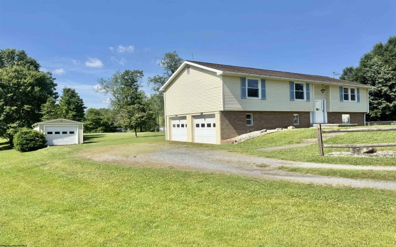 1414 Beech Lane, Fairmont, West Virginia 26554, 3 Bedrooms Bedrooms, 7 Rooms Rooms,2 BathroomsBathrooms,Single Family Detached,For Sale,Beech,10165416