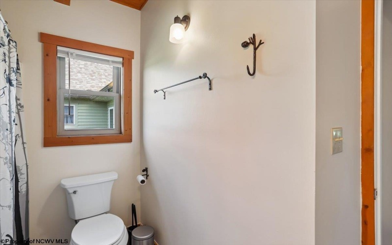33 Cirrus Drive, Davis, West Virginia 26260, 3 Bedrooms Bedrooms, 10 Rooms Rooms,2 BathroomsBathrooms,Single Family Attached,For Sale,Cirrus,10165431
