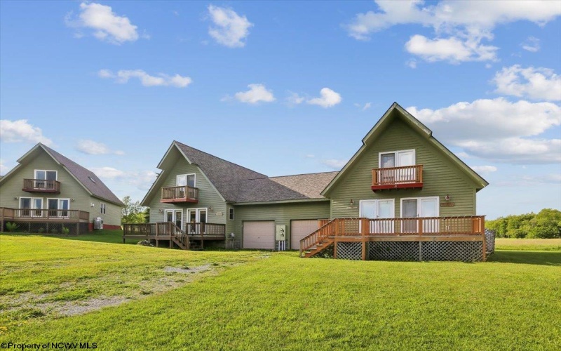 33 Cirrus Drive, Davis, West Virginia 26260, 3 Bedrooms Bedrooms, 10 Rooms Rooms,2 BathroomsBathrooms,Single Family Attached,For Sale,Cirrus,10165431