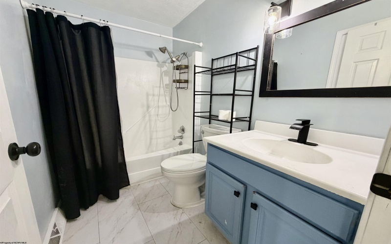 121 Diamond Court, Morgantown, West Virginia 26505, 4 Bedrooms Bedrooms, 8 Rooms Rooms,2 BathroomsBathrooms,Single Family Detached,For Sale,Diamond,10165434