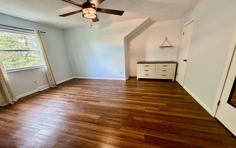 121 Diamond Court, Morgantown, West Virginia 26505, 4 Bedrooms Bedrooms, 8 Rooms Rooms,2 BathroomsBathrooms,Single Family Detached,For Sale,Diamond,10165434
