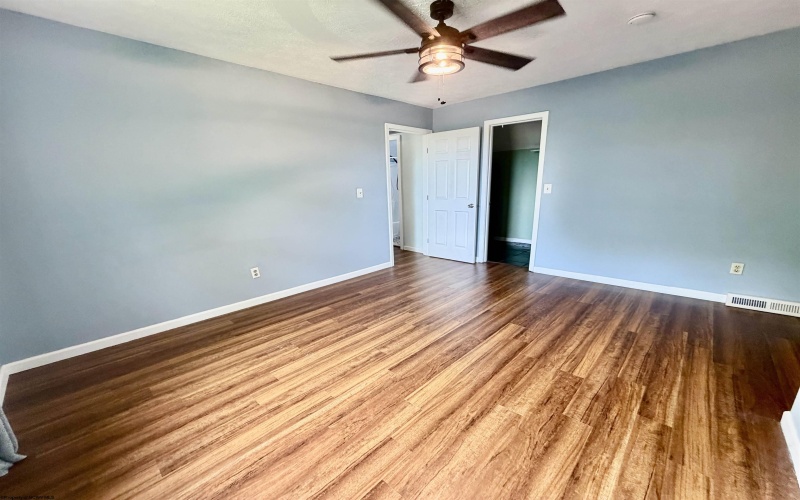 121 Diamond Court, Morgantown, West Virginia 26505, 4 Bedrooms Bedrooms, 8 Rooms Rooms,2 BathroomsBathrooms,Single Family Detached,For Sale,Diamond,10165434