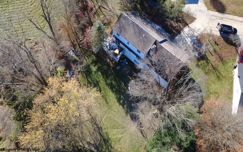 121 Diamond Court, Morgantown, West Virginia 26505, 4 Bedrooms Bedrooms, 8 Rooms Rooms,2 BathroomsBathrooms,Single Family Detached,For Sale,Diamond,10165434
