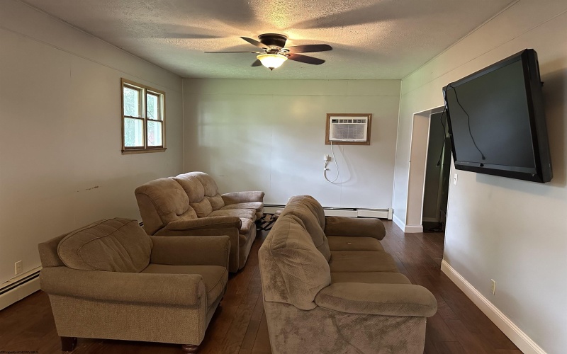 10 Lightburn Street, Buckhannon, West Virginia 26201, 4 Bedrooms Bedrooms, 7 Rooms Rooms,2 BathroomsBathrooms,Single Family Detached,For Sale,Lightburn,10165425