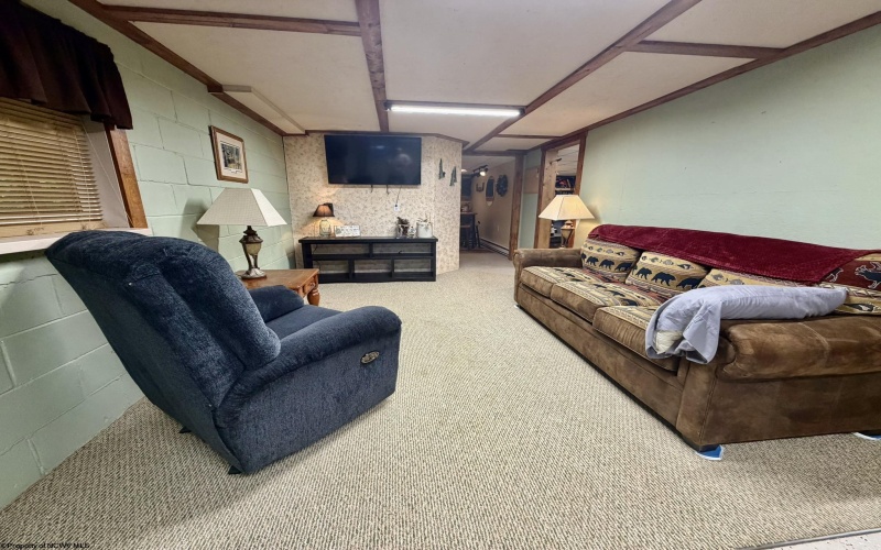 6786 Lantz Ridge Road, Aurora, West Virginia 26705, 3 Bedrooms Bedrooms, 9 Rooms Rooms,1 BathroomBathrooms,Single Family Detached,For Sale,Lantz Ridge,10165421