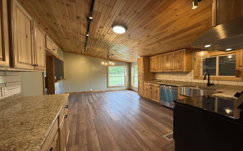 169 Ohio Avenue, Grafton, West Virginia 26440, 6 Bedrooms Bedrooms, 9 Rooms Rooms,2 BathroomsBathrooms,Single Family Detached,For Sale,Ohio,10165424