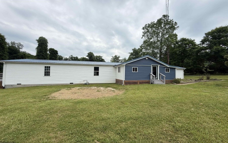 169 Ohio Avenue, Grafton, West Virginia 26440, 6 Bedrooms Bedrooms, 9 Rooms Rooms,2 BathroomsBathrooms,Single Family Detached,For Sale,Ohio,10165424