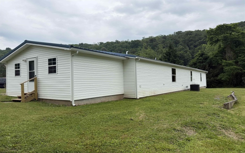169 Ohio Avenue, Grafton, West Virginia 26440, 6 Bedrooms Bedrooms, 9 Rooms Rooms,2 BathroomsBathrooms,Single Family Detached,For Sale,Ohio,10165424