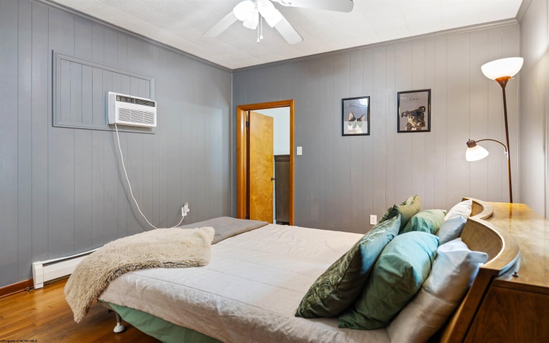 537 Milford Street, Morgantown, West Virginia 26505, 3 Bedrooms Bedrooms, 7 Rooms Rooms,1 BathroomBathrooms,Single Family Detached,For Sale,Milford,10165441