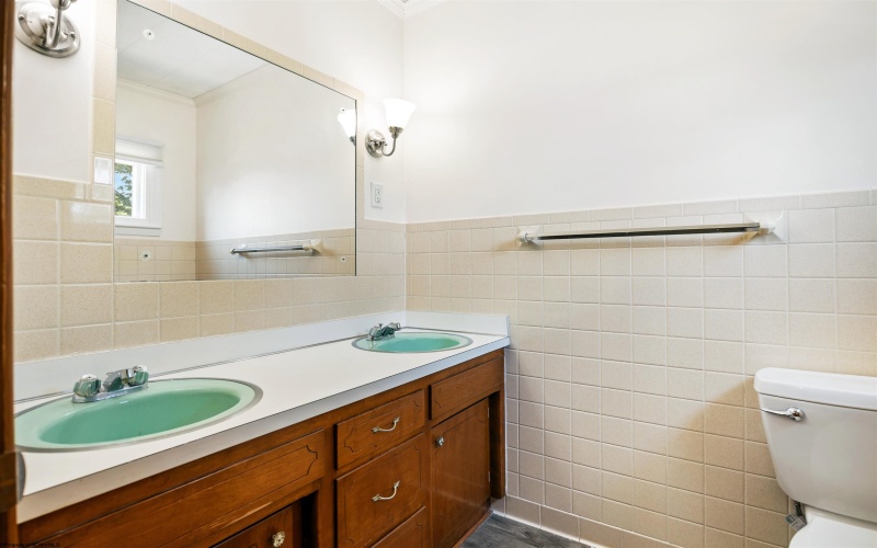 537 Milford Street, Morgantown, West Virginia 26505, 3 Bedrooms Bedrooms, 7 Rooms Rooms,1 BathroomBathrooms,Single Family Detached,For Sale,Milford,10165441