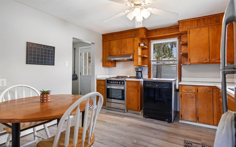 537 Milford Street, Morgantown, West Virginia 26505, 3 Bedrooms Bedrooms, 7 Rooms Rooms,1 BathroomBathrooms,Single Family Detached,For Sale,Milford,10165441