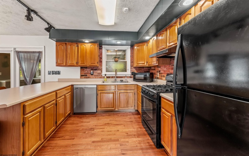 110 Smith Street, Bridgeport, West Virginia 26330, 3 Bedrooms Bedrooms, 9 Rooms Rooms,2 BathroomsBathrooms,Single Family Detached,For Sale,Smith,10165439