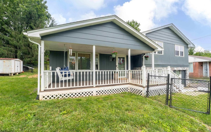 110 Smith Street, Bridgeport, West Virginia 26330, 3 Bedrooms Bedrooms, 9 Rooms Rooms,2 BathroomsBathrooms,Single Family Detached,For Sale,Smith,10165439