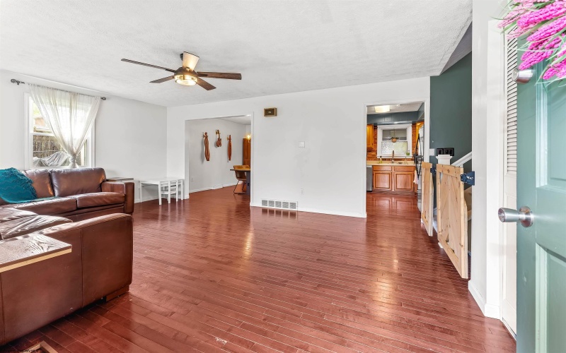 110 Smith Street, Bridgeport, West Virginia 26330, 3 Bedrooms Bedrooms, 9 Rooms Rooms,2 BathroomsBathrooms,Single Family Detached,For Sale,Smith,10165439
