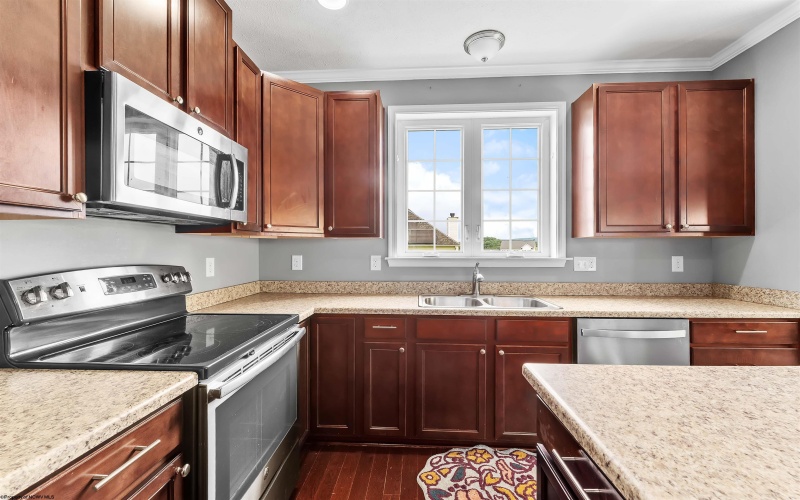 607 Hayfield Street, Morgantown, West Virginia 26508, 4 Bedrooms Bedrooms, 9 Rooms Rooms,3 BathroomsBathrooms,Single Family Detached,For Sale,Hayfield,10165456