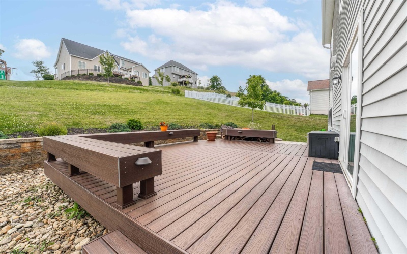 607 Hayfield Street, Morgantown, West Virginia 26508, 4 Bedrooms Bedrooms, 9 Rooms Rooms,3 BathroomsBathrooms,Single Family Detached,For Sale,Hayfield,10165456