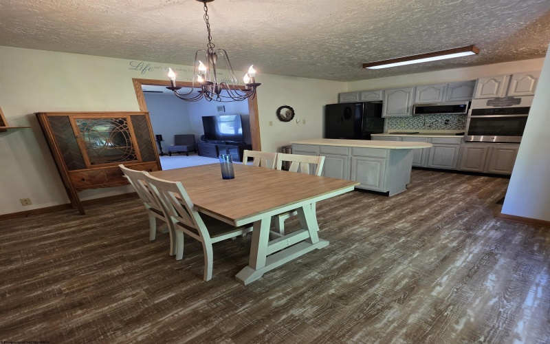 308 Cottage Avenue, Weston, West Virginia 26452, 3 Bedrooms Bedrooms, 7 Rooms Rooms,2 BathroomsBathrooms,Single Family Detached,For Sale,Cottage,10165455