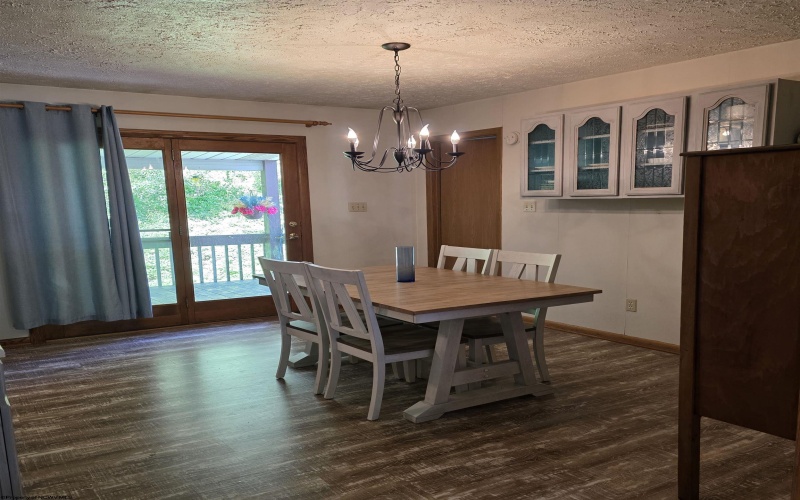 308 Cottage Avenue, Weston, West Virginia 26452, 3 Bedrooms Bedrooms, 7 Rooms Rooms,2 BathroomsBathrooms,Single Family Detached,For Sale,Cottage,10165455