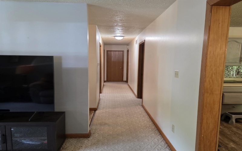 308 Cottage Avenue, Weston, West Virginia 26452, 3 Bedrooms Bedrooms, 7 Rooms Rooms,2 BathroomsBathrooms,Single Family Detached,For Sale,Cottage,10165455