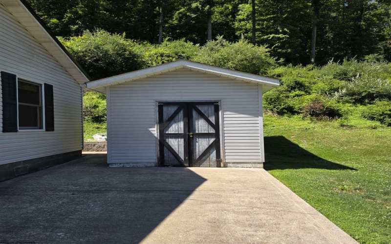 308 Cottage Avenue, Weston, West Virginia 26452, 3 Bedrooms Bedrooms, 7 Rooms Rooms,2 BathroomsBathrooms,Single Family Detached,For Sale,Cottage,10165455