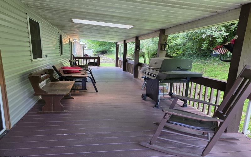 308 Cottage Avenue, Weston, West Virginia 26452, 3 Bedrooms Bedrooms, 7 Rooms Rooms,2 BathroomsBathrooms,Single Family Detached,For Sale,Cottage,10165455
