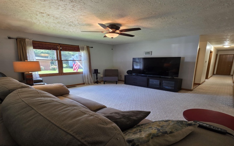 308 Cottage Avenue, Weston, West Virginia 26452, 3 Bedrooms Bedrooms, 7 Rooms Rooms,2 BathroomsBathrooms,Single Family Detached,For Sale,Cottage,10165455