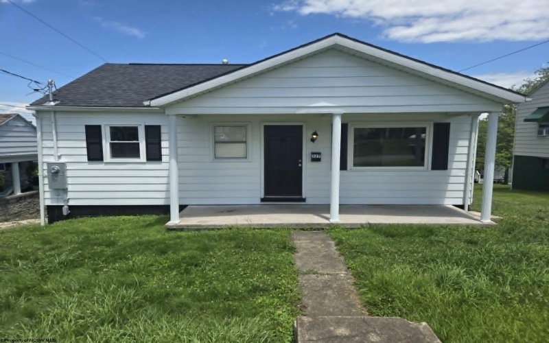 327 Marion Street, Fairmont, West Virginia 26554, 3 Bedrooms Bedrooms, 5 Rooms Rooms,1 BathroomBathrooms,Single Family Detached,For Sale,Marion,10165448