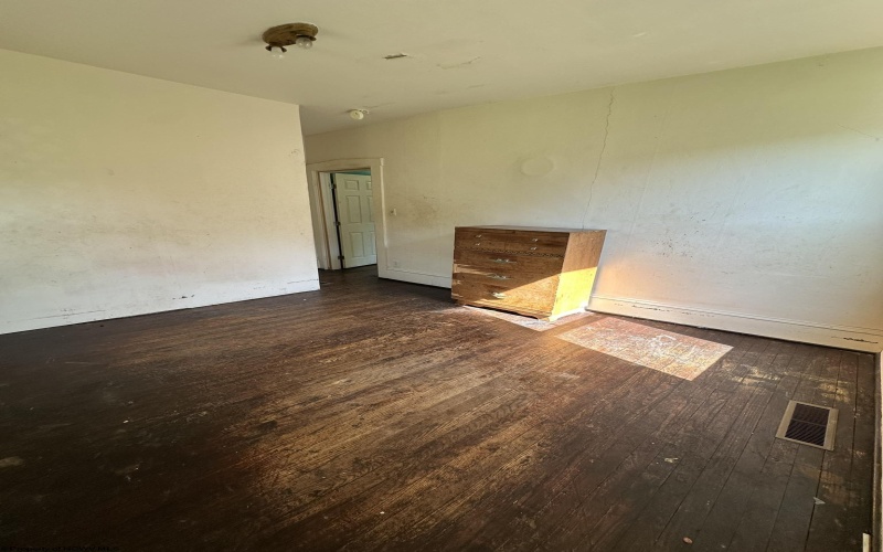 228 Graham Street, Grafton, West Virginia 26354, 4 Bedrooms Bedrooms, 8 Rooms Rooms,2 BathroomsBathrooms,Single Family Detached,For Sale,Graham,10165450