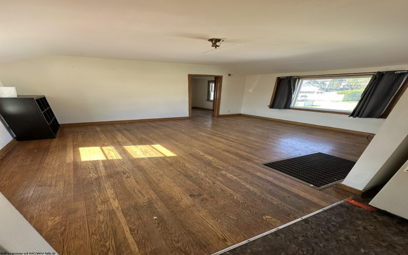 228 Graham Street, Grafton, West Virginia 26354, 4 Bedrooms Bedrooms, 8 Rooms Rooms,2 BathroomsBathrooms,Single Family Detached,For Sale,Graham,10165450
