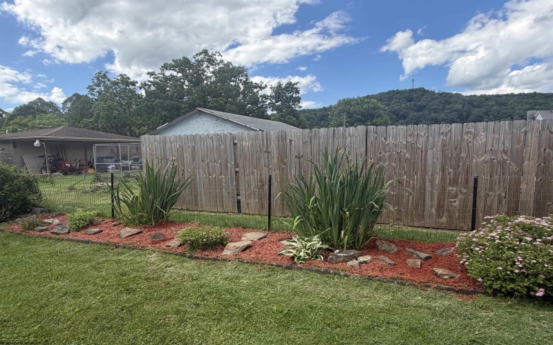 169 Hice Street, Belington, West Virginia 26250, 2 Bedrooms Bedrooms, 6 Rooms Rooms,1 BathroomBathrooms,Single Family Detached,For Sale,Hice,10165452