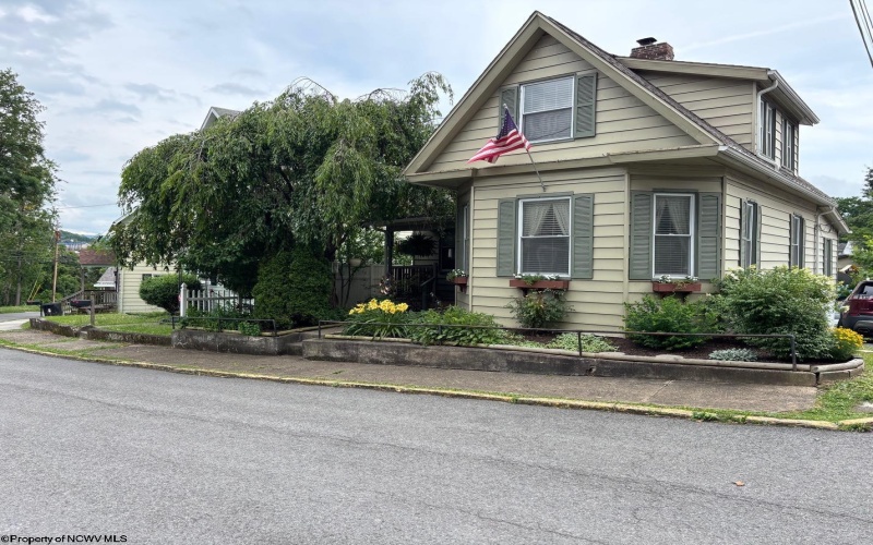 67 Park Avenue, Westover, West Virginia 26501, 2 Bedrooms Bedrooms, 6 Rooms Rooms,2 BathroomsBathrooms,Single Family Detached,For Sale,Park,10165461