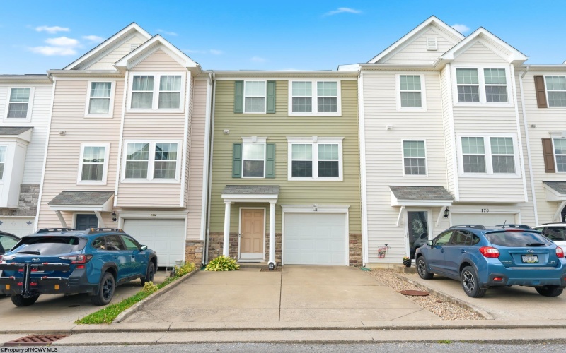 172 Birds Eye View Drive, Morgantown, West Virginia 26501, 3 Bedrooms Bedrooms, 5 Rooms Rooms,2 BathroomsBathrooms,Single Family Attached,For Sale,Birds Eye View,10165462