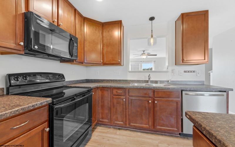 172 Birds Eye View Drive, Morgantown, West Virginia 26501, 3 Bedrooms Bedrooms, 5 Rooms Rooms,2 BathroomsBathrooms,Single Family Attached,For Sale,Birds Eye View,10165462