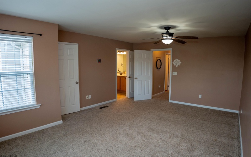 108 Park Place Drive, Morgantown, West Virginia 26508, 3 Bedrooms Bedrooms, 6 Rooms Rooms,2 BathroomsBathrooms,Single Family Attached,For Sale,Park Place,10165463