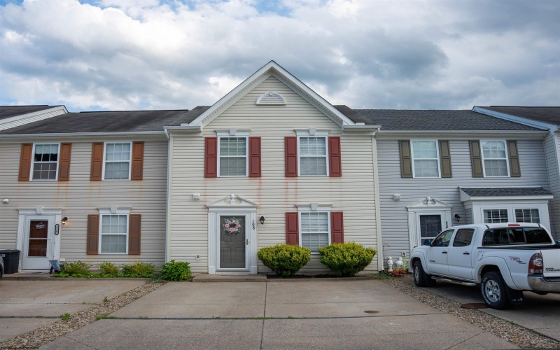 108 Park Place Drive, Morgantown, West Virginia 26508, 3 Bedrooms Bedrooms, 6 Rooms Rooms,2 BathroomsBathrooms,Single Family Attached,For Sale,Park Place,10165463