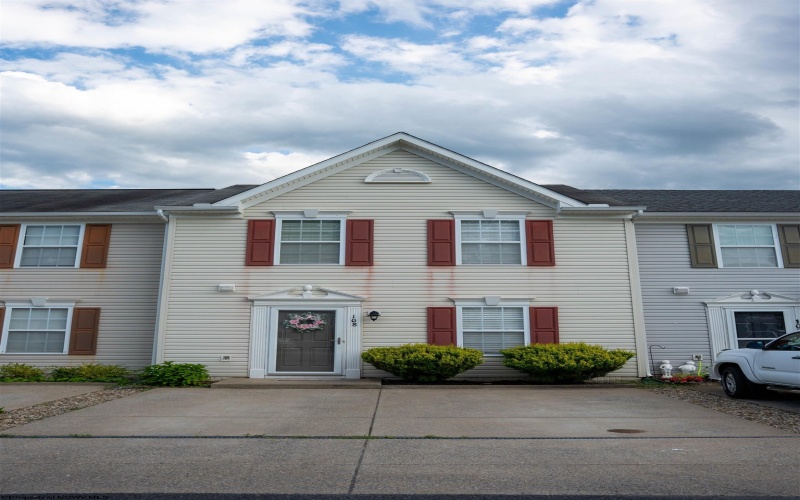 108 Park Place Drive, Morgantown, West Virginia 26508, 3 Bedrooms Bedrooms, 6 Rooms Rooms,2 BathroomsBathrooms,Single Family Attached,For Sale,Park Place,10165463
