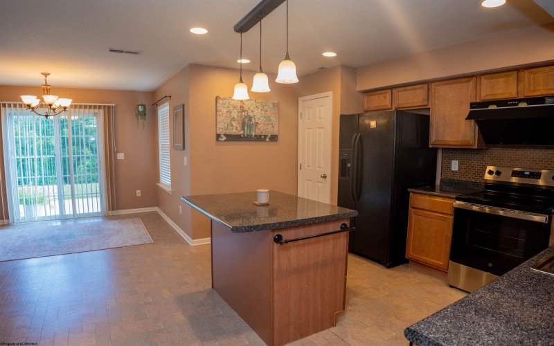 108 Park Place Drive, Morgantown, West Virginia 26508, 3 Bedrooms Bedrooms, 6 Rooms Rooms,2 BathroomsBathrooms,Single Family Attached,For Sale,Park Place,10165463