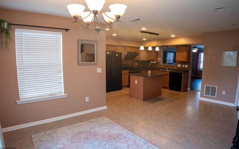 108 Park Place Drive, Morgantown, West Virginia 26508, 3 Bedrooms Bedrooms, 6 Rooms Rooms,2 BathroomsBathrooms,Single Family Attached,For Sale,Park Place,10165463