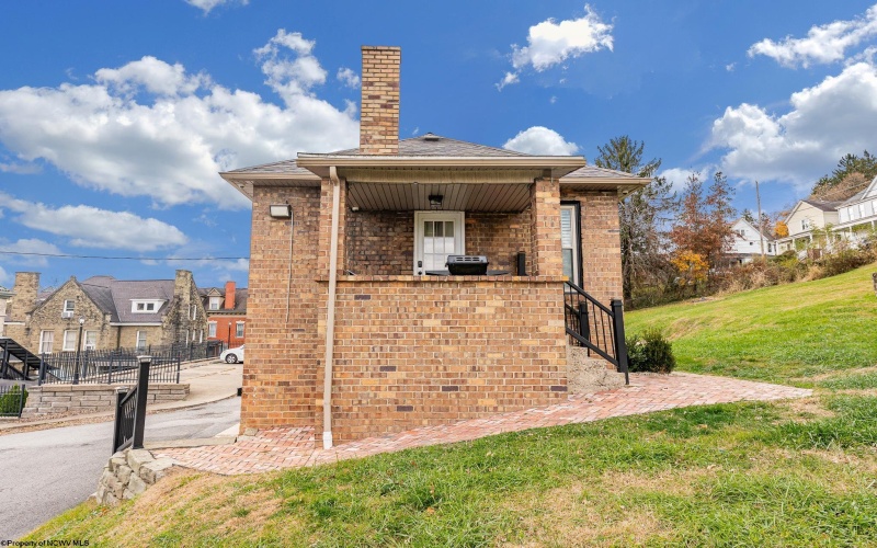 216 1/2 Watson Avenue, Fairmont, West Virginia 26554, 1 Bedroom Bedrooms, 4 Rooms Rooms,1 BathroomBathrooms,Single Family Detached,For Sale,Watson,10162753