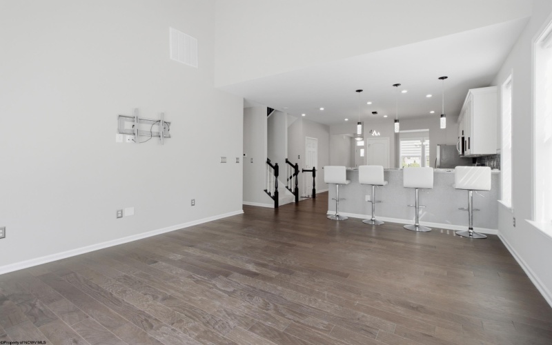 72 Bedford Court, Bridgeport, West Virginia 26330, 3 Bedrooms Bedrooms, 7 Rooms Rooms,2 BathroomsBathrooms,Single Family Attached,For Sale,Bedford,10165478